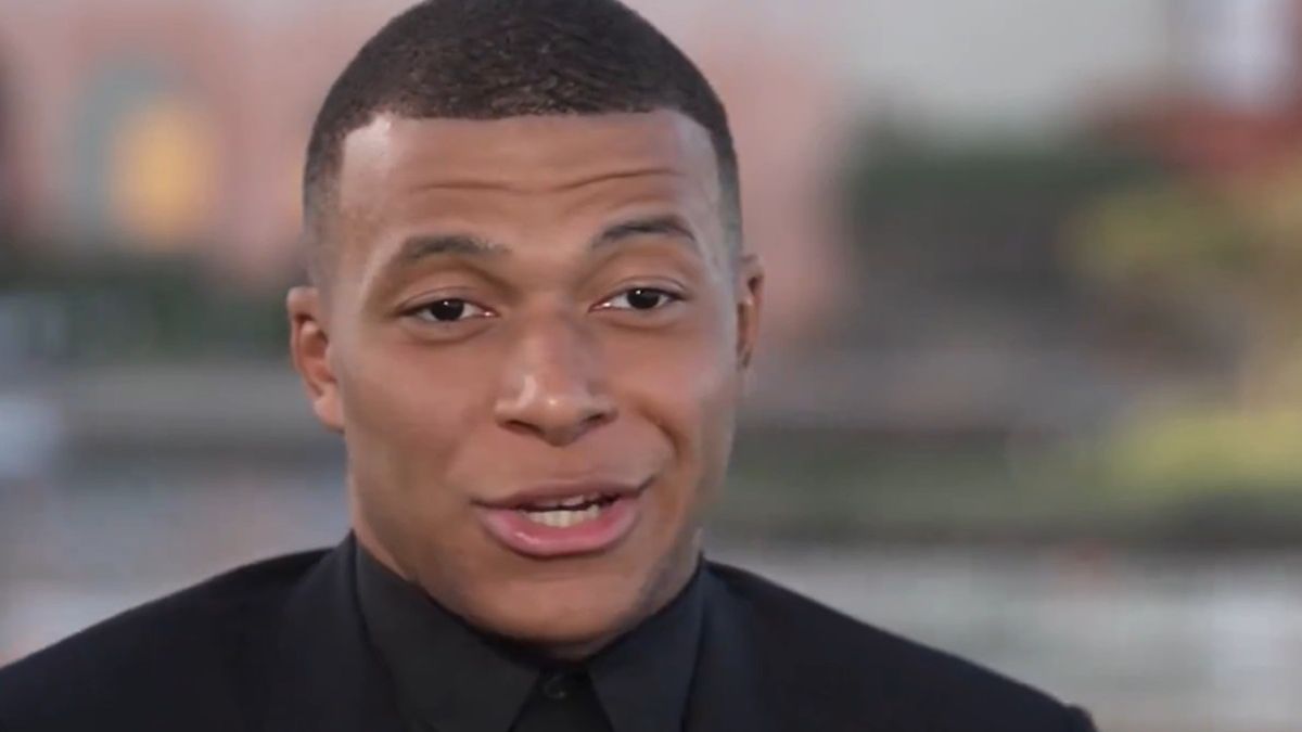 Kylian Mbappe w czasie rozmowy z dziennikarką CNN