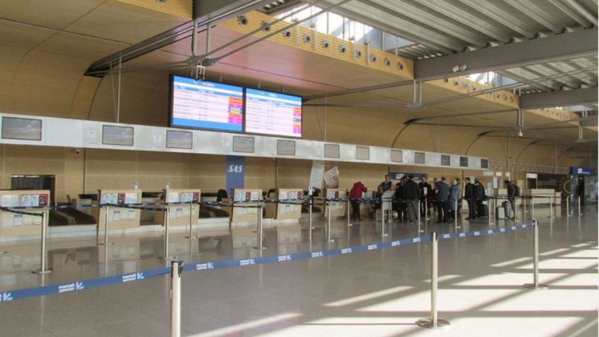 Mężczyzna napotkał problemy na poznańskim lotnisku 