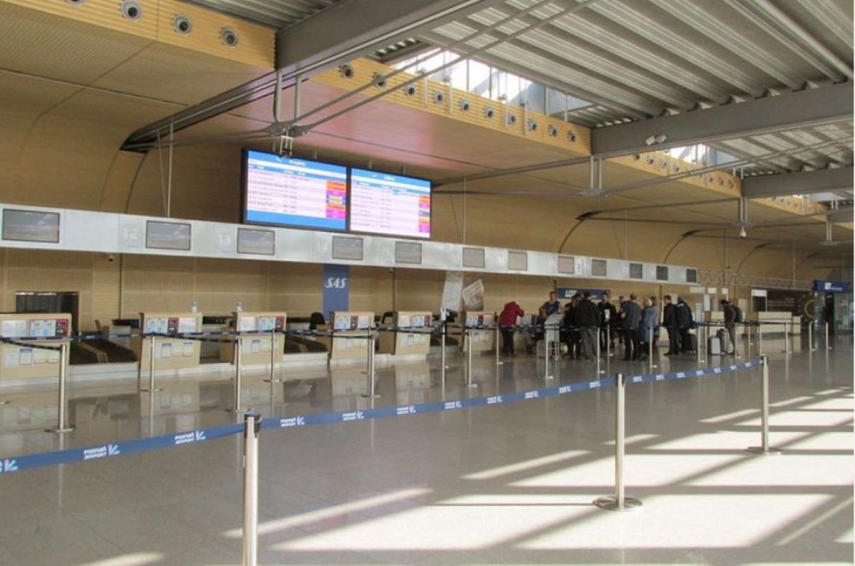 Mężczyzna napotkał problemy na poznańskim lotnisku 