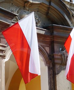 Jak wieszać flagę Polski? Nie wszyscy robią to prawidłowo