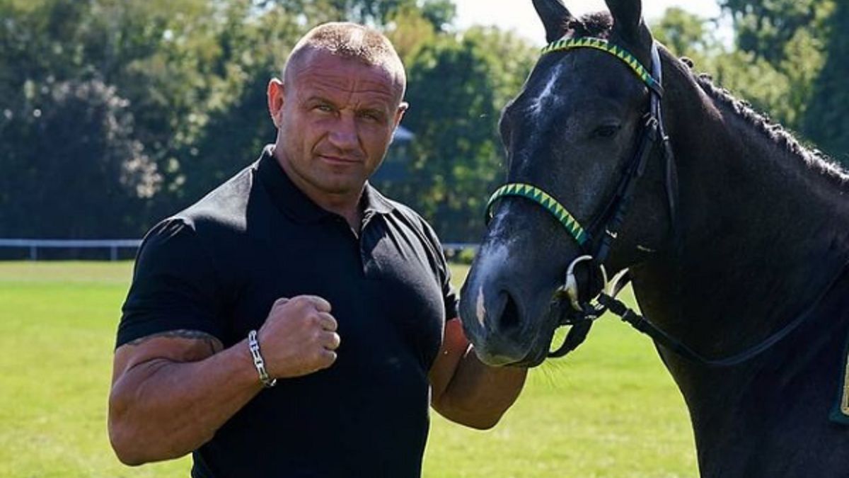 Mariusz Pudzianowski miesza z błotem reprezentację Polski. Wstawił prześmiewczego mema
