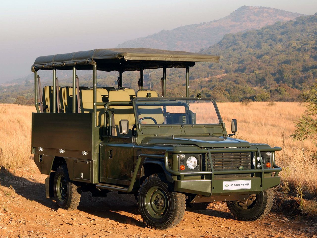 Land Rover Defender 130 Game Viewer
