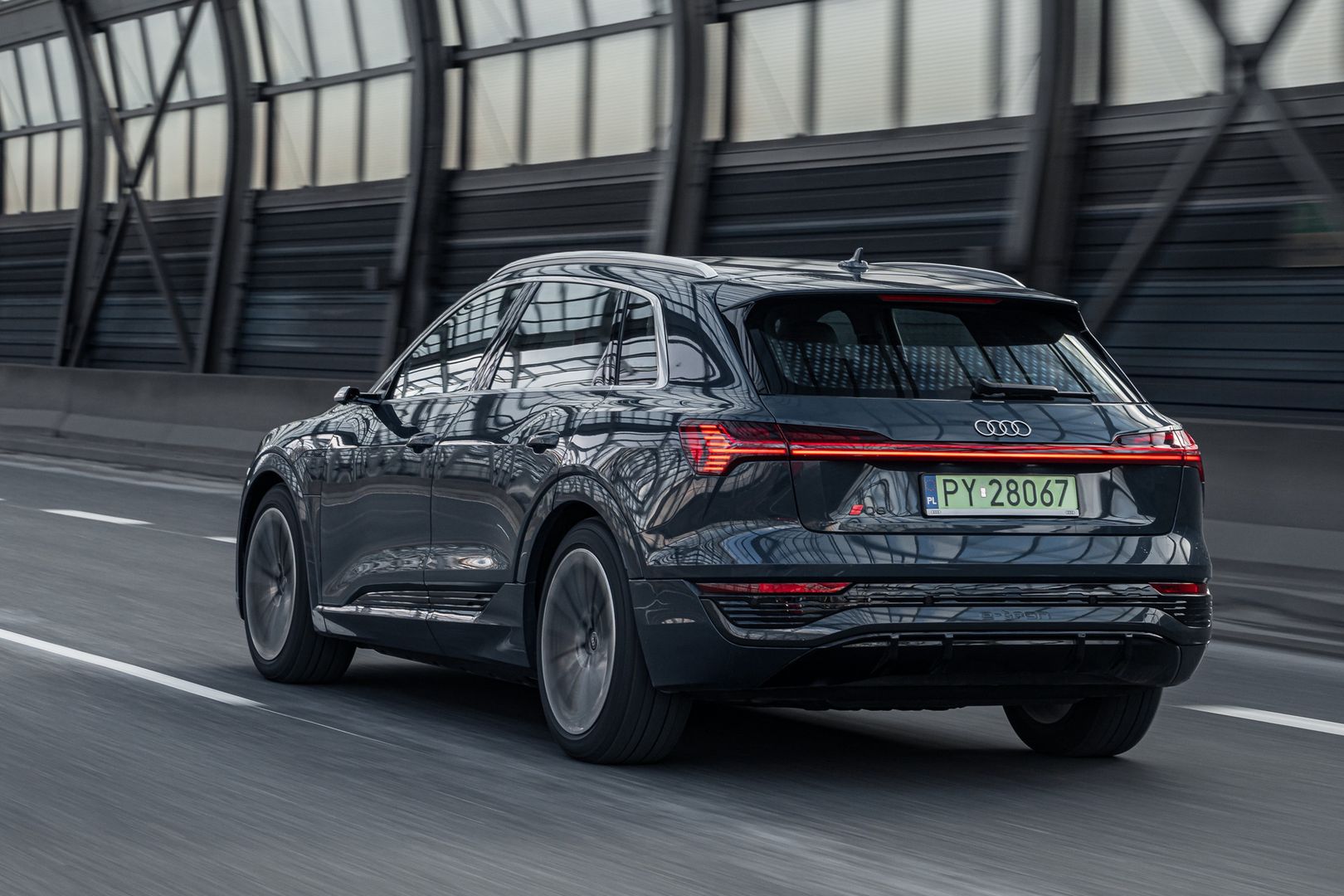 Audi Q8 e-tron prowadzi się bezbłędnie