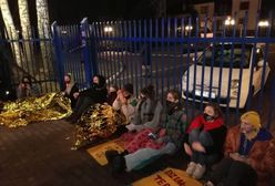 Ojciec Tadeusz Rydzyk będzie zły? Przykuli się do bram Radia Maryja