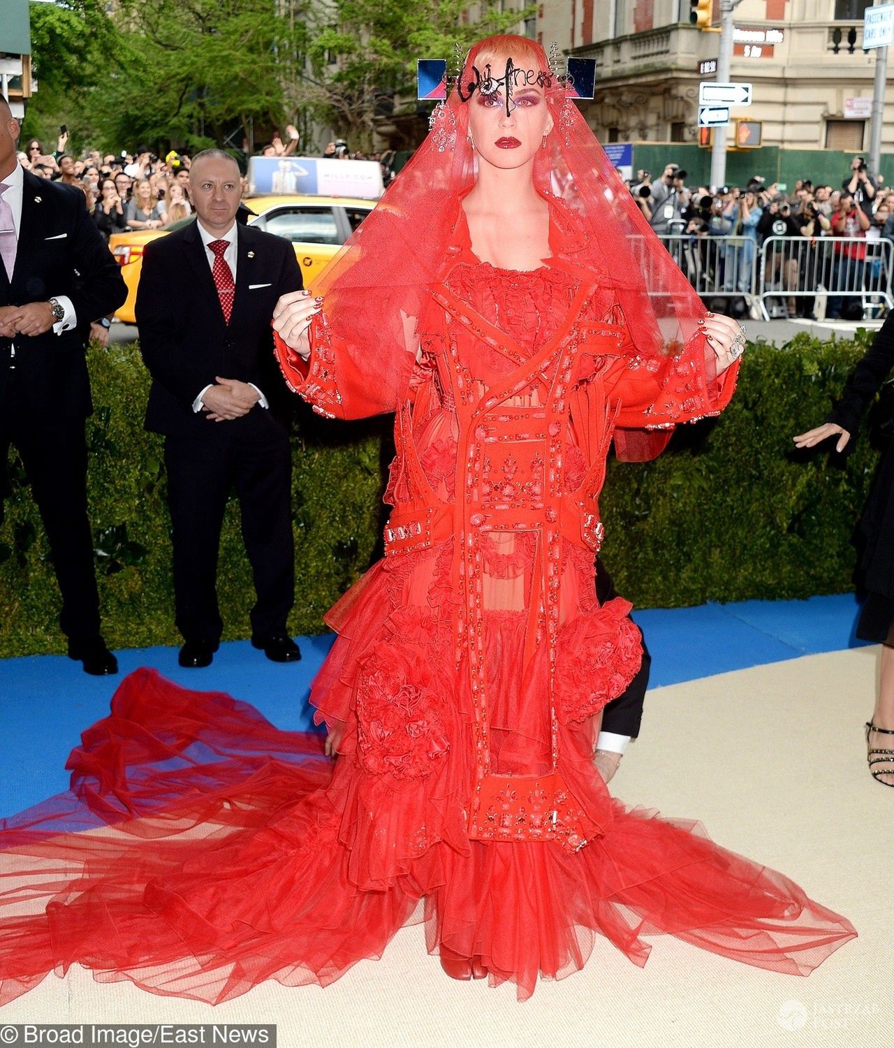 Katy Perry - MET Gala 2017, kreacja: Maison Margiela