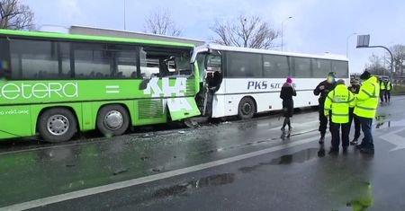 Zderzenie autobusów w Szczecinie. Ponad 20 poszkodowanych żołnierzy