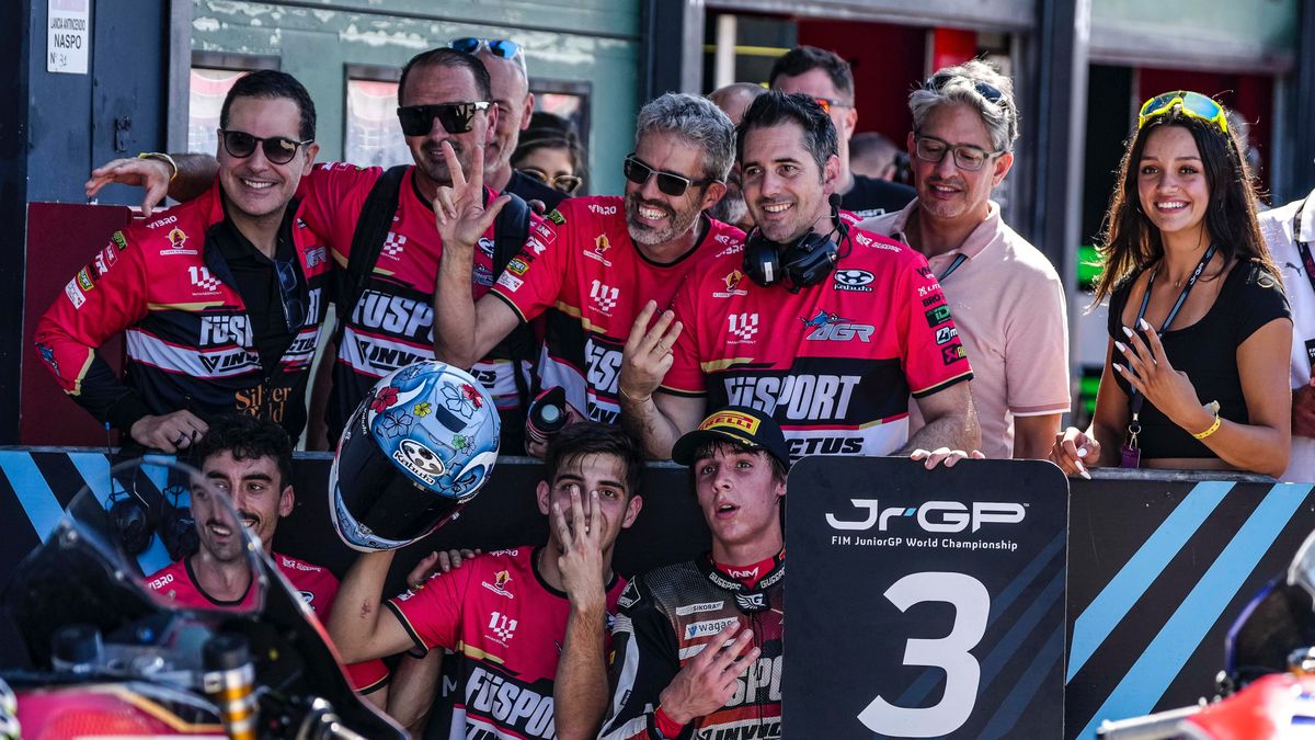 Materiały prasowe / Na zdjęciu: Milan Pawelec z zespołem