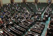 Sejm uchwalił ustawę okołobudżetową z poprawkami PO