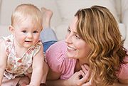 Komisja rekomenduje projekt rządu ws. urlopów rodzicielskich