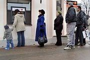 Bankomat wypłacał za dużo pieniędzy. Ustawiła się do niego kolejka