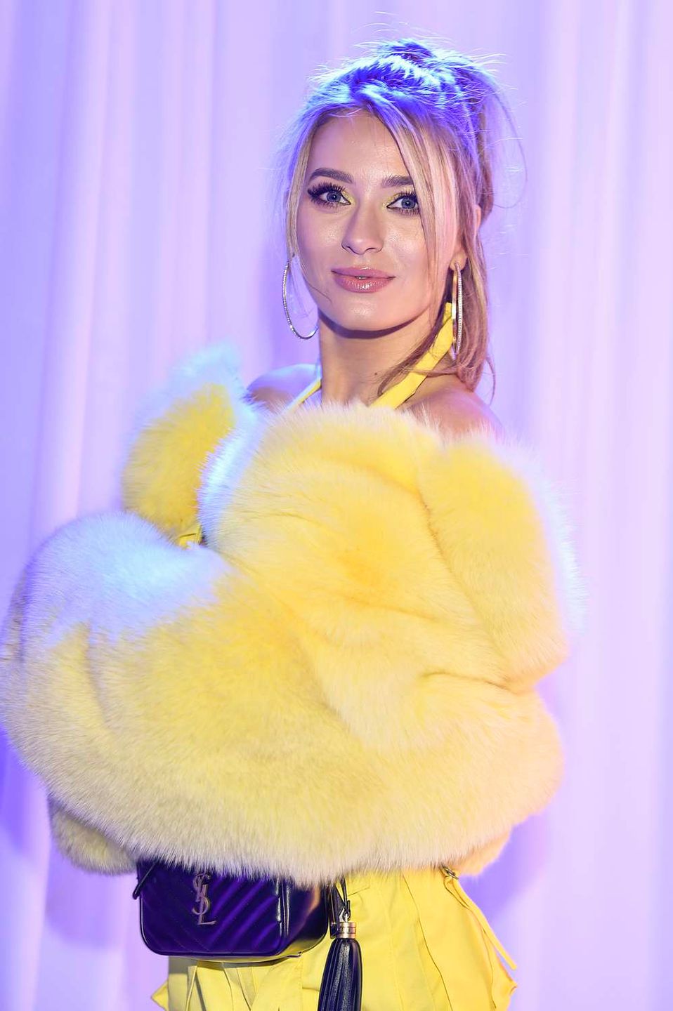 Marcelina Zawadzka na żółto