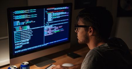 Jaki język programowania wybrać na początek? Doradzamy, na co zwrócić uwagę