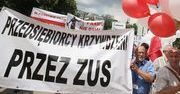 Pikieta przed Sejmem przeciwko płaceniu składki do ZUS