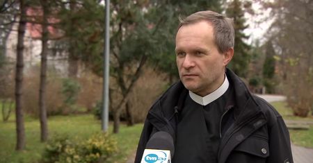 “Tak powstają święci”. Ojciec Rydzyk o biskupie ukaranym przez Watykan za tuszowanie pedofilii
