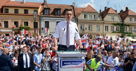 Morawiecki perorował o Polsce, protestujących sadowników nie wpuszczono na wiec