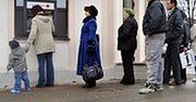 Bankomat wypłacał za dużo pieniędzy. Ustawiła się do niego kolejka