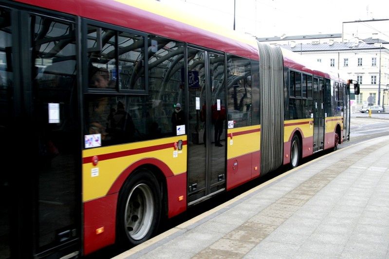 Kolega kierowcy autobusu do pasażerki: "spierd... stara ku...wo"