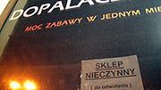 Witryna zamkniętego sklepu z "dopalaczami" w Lublinie