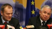 Prezydent RP Lech Kaczyński i premier RP Donald Tusk podczas konferencji po posiedzeniu Rady Europejskiej w Brukseli.