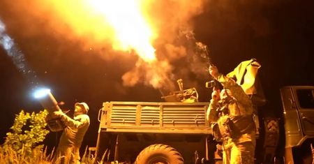 NATO debatuje, a Rosja drugą noc z rzędu atakuje Kijów dronami