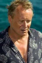 Stellan Skarsgard raz bogato, raz biednie