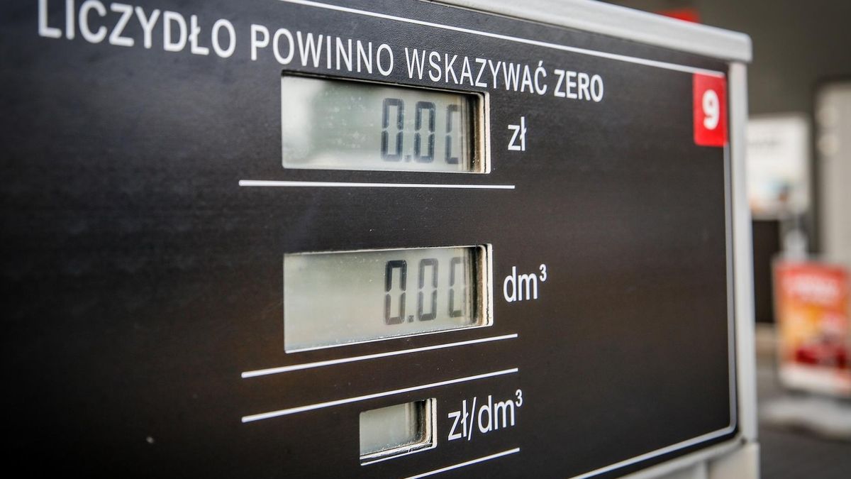 Ceny na polskich stacjach spadać nie chcą