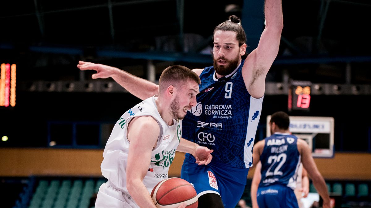 WP SportoweFakty / Karolina Bąkowicz / Na zdjęciu: Strahinja Jovanović (z piłką) i Milivoje Mijović