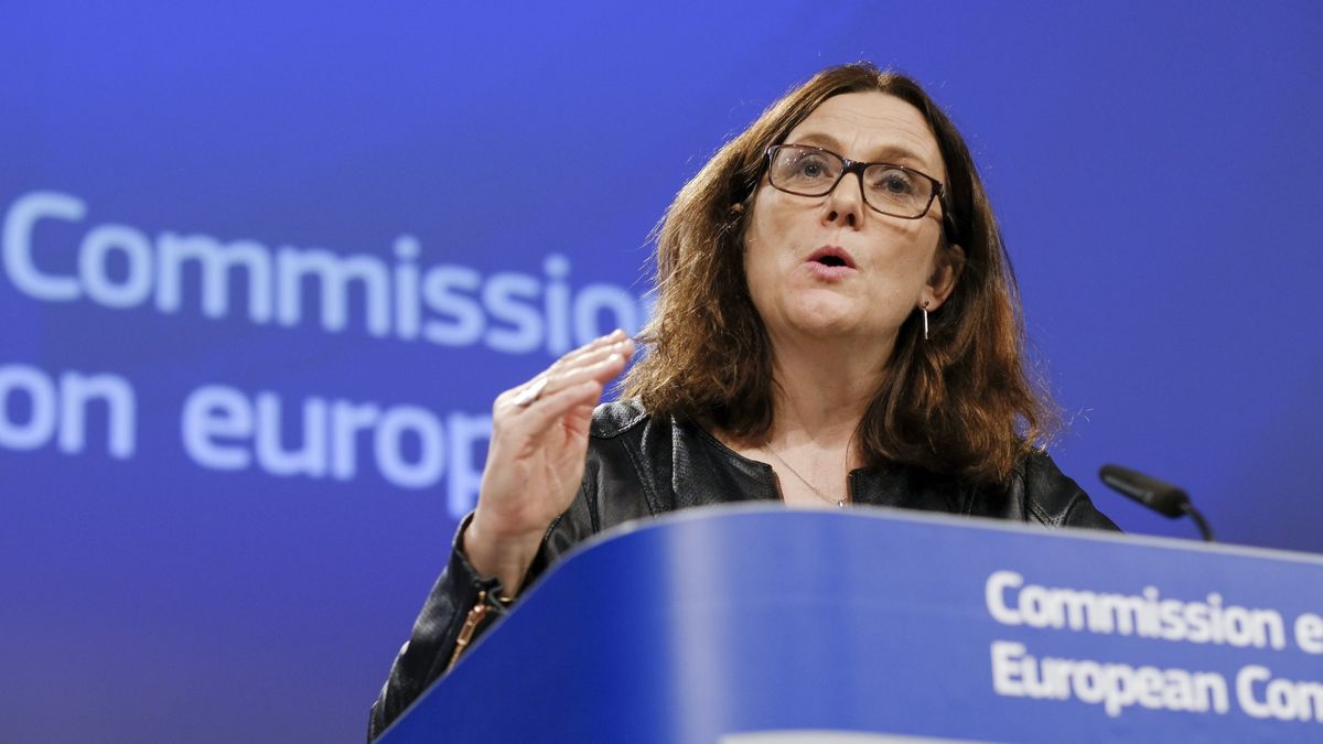 Komisarz Cecilia Malmstroem przestrzega Trumpa przed nałożeniem sankcji.