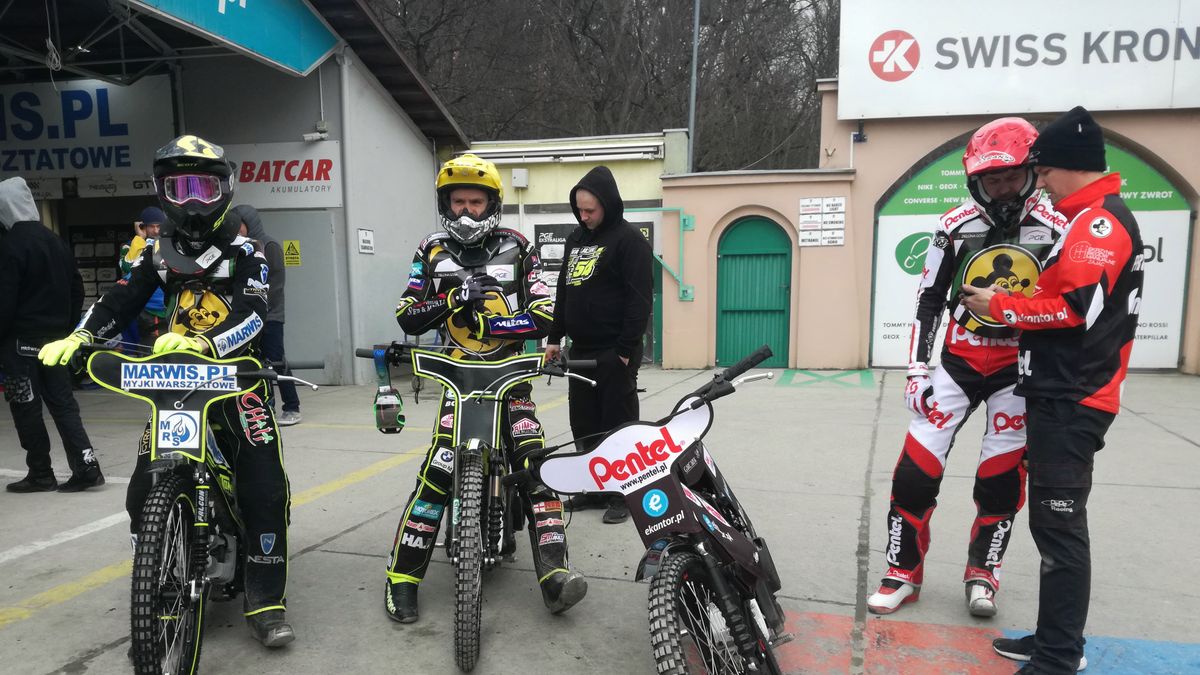 Pierwszy trening Falubazu w 2019 roku Od lewej: Mateusz Tonder, Martin Vaculik, Piotr Protasiewicz