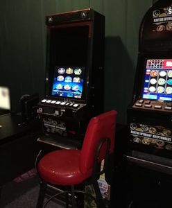 Świętochłowice. Oferowali nielegalny hazard, stracili kasę i automaty do gry