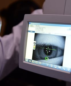 Переплутали око: у Братиславі пацієнт в клініці втратив зір
