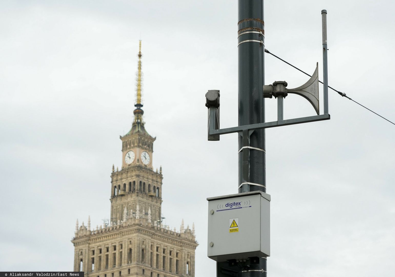 W Warszawie zawyły syreny. Równo o 12.00
