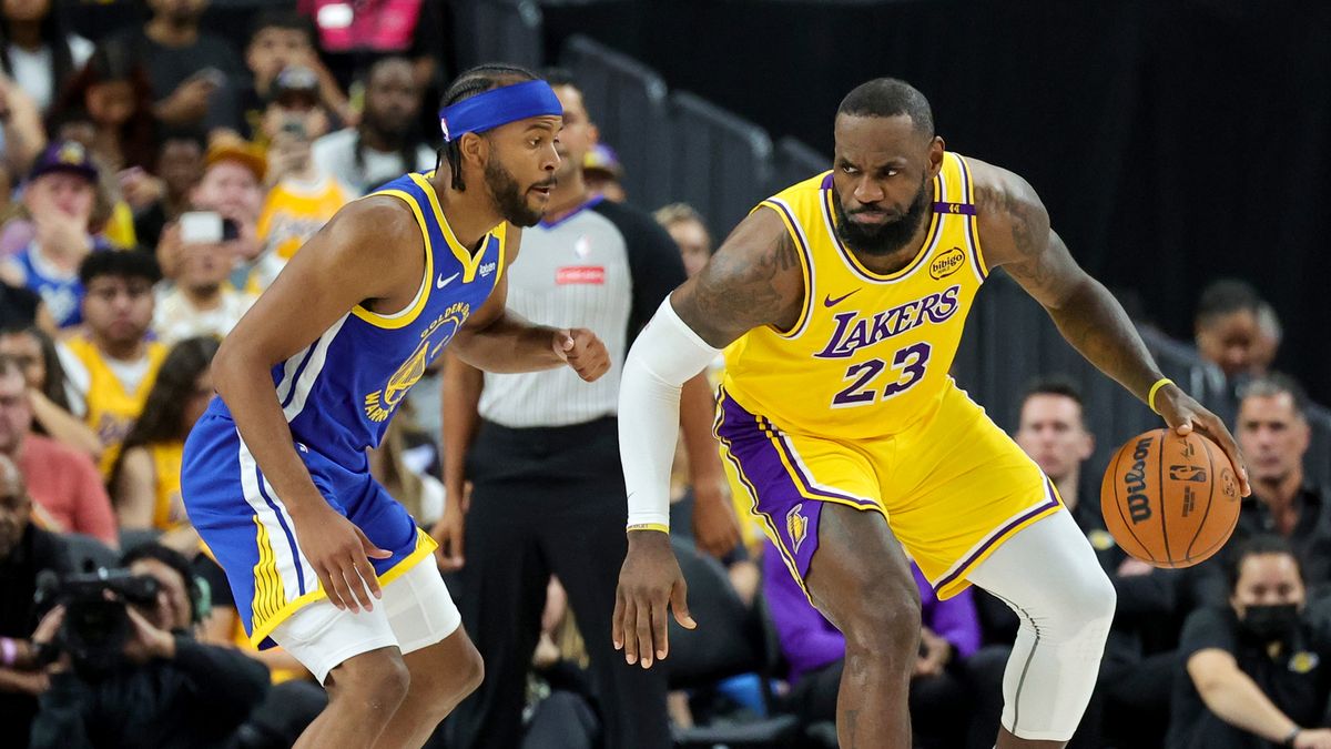 Getty Images / Ethan Miller / Na zdjęciu: Moses Moody i LeBron James