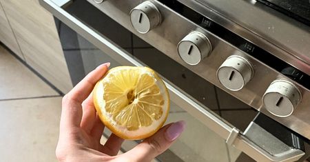 Przed świętami nacieram piekarnik cytryną. Efekt zachwyca domowników i gości