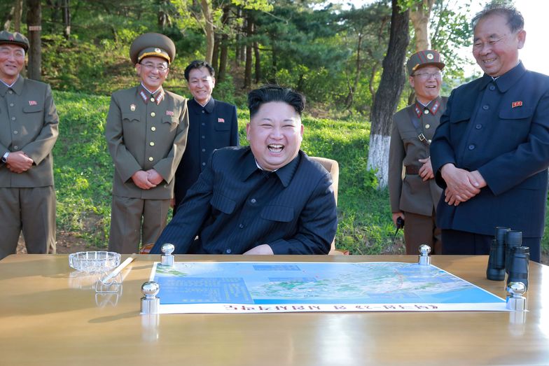 Kim Dzong Un, północnokoreański przywódca, od lat prowadzi z Zachodem grę