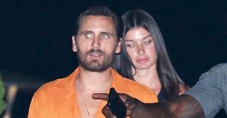 Były Kourtney Kardashian już ma nową dziewczynę. Oczywiście dużo młodszą