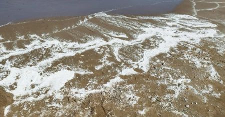 Nieznana substancja na plażach. Cztery hiszpańskie kąpieliska zamknięte