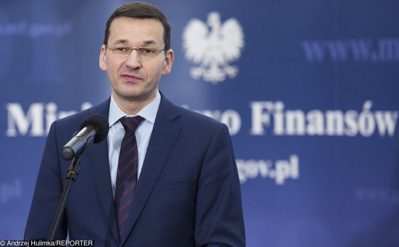 Minister Finansów Mateusz Morawiecki ogłasza nadwyżkę budżetową po sierpniu.