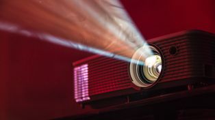 Popularne projektory laserowe do 5 tys. zł. Dlaczego warto je wybrać?