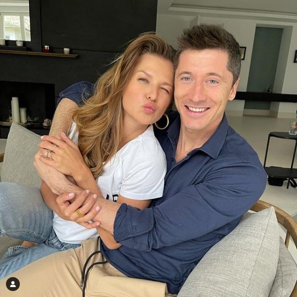Euro 2020. Anna Lewandowska kibicuje Polakom w Sankt Petersburgu