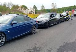Nietypowy wypadek pod Toruniem. Cztery BMW zderzyły się na drodze