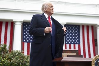 Trump uderzył cłami, ale Rosję pominął. W co gra? "Daje Putinowi nadzieję"