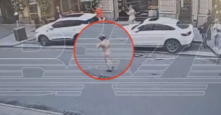 Nagi mężczyzna z kartką. Domagał się wolności dla Kurska