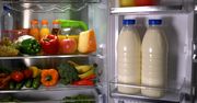 Brzydkie zapachy z lodówki. Domowe sposoby na pozbycie się nieprzyjemnych aromatów