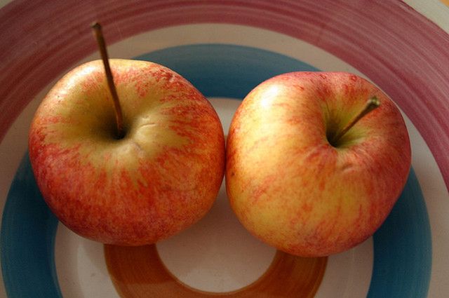 Jabłka (fot. na lic. CC; Flickr.com/by tillwe)