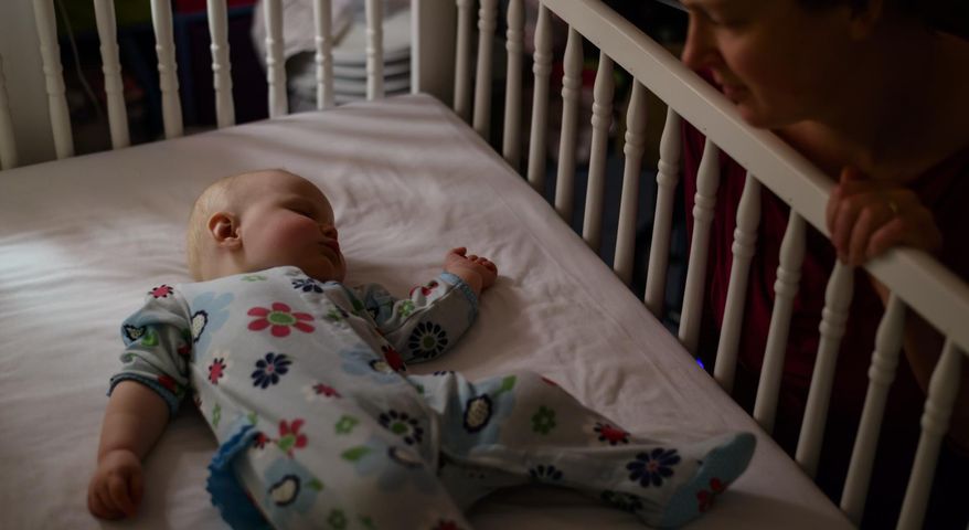 Poduszki mogą być dla niemowląt śmiertelnie niebezpieczne