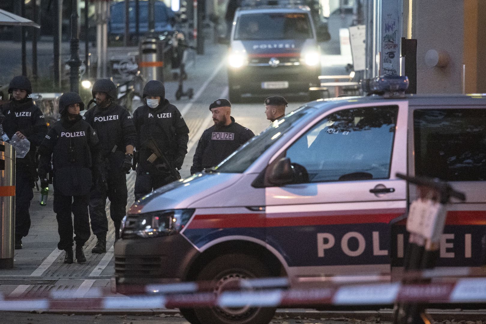 Seria krwawych zamachów w Wiedniu. Co najmniej kilka osób nie żyje