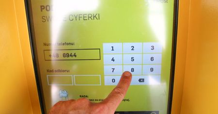Oszuści podszywają się pod InPost. Koniecznie uważaj na takie SMS-y
