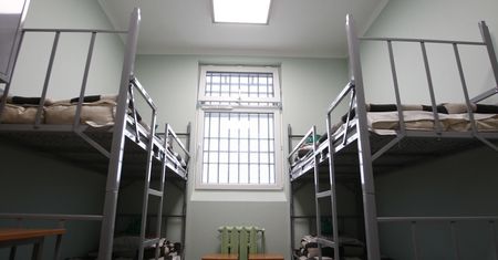 "My jesteśmy więźniami, a oni są wolnymi ludźmi". Jak pracuje się z więźniami?