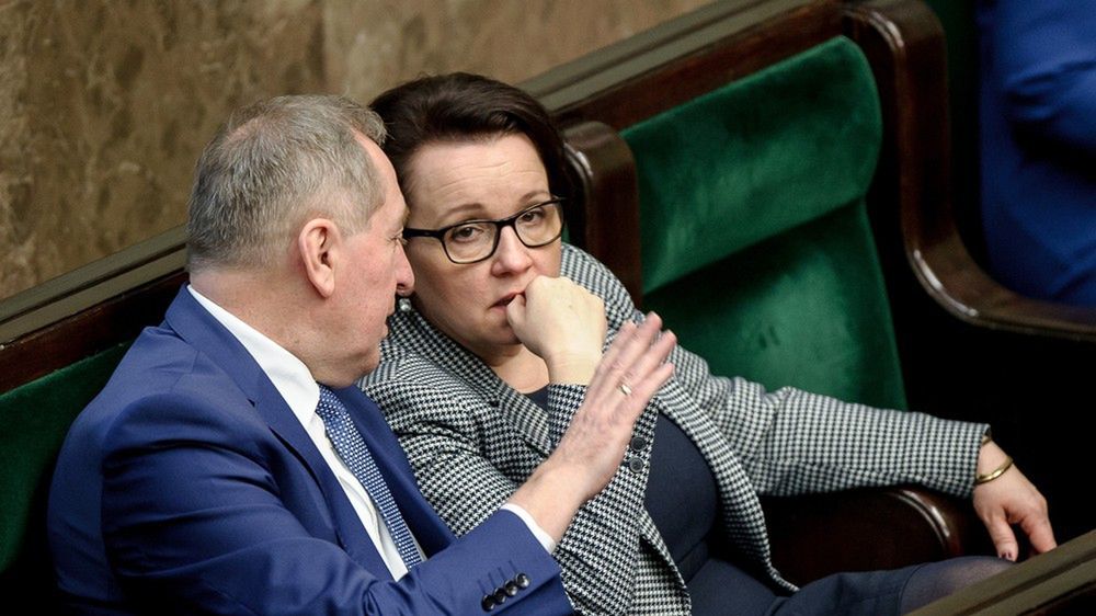 Minister edukacji narodowej Anna Zalewska (z prawej)